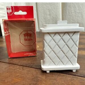 Town Square Miniatures Doll House Furniture White Wooden Hamper New Old Stock